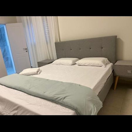 בקתה ביער Apartment Haifa Ngoại thất bức ảnh